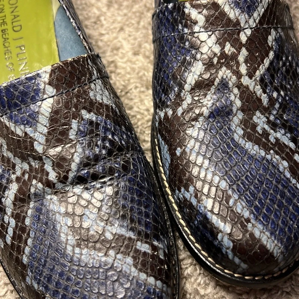 Women’s Donald‎ J Pliner brown leather loafers Snakeskin 5.5 51/2 Flats Comfy